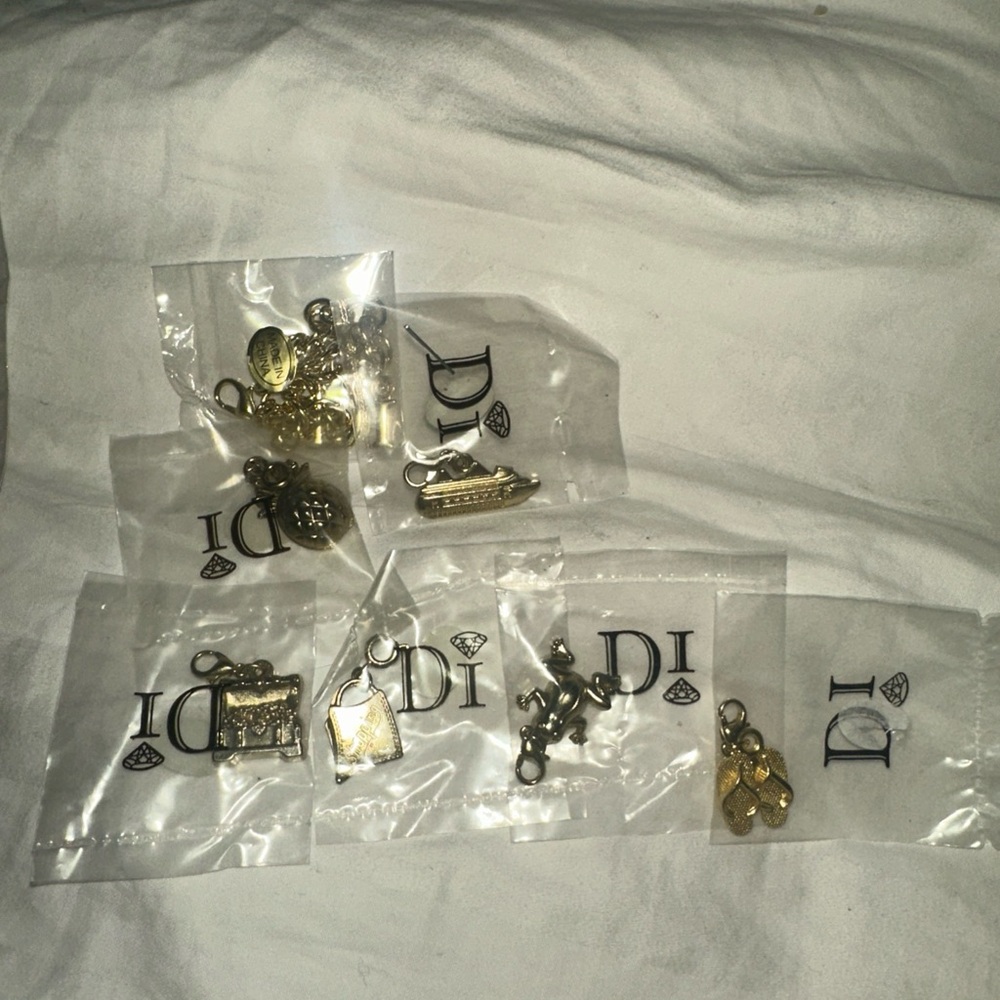 BRACELET DI DIAMONDS INTERNATIONAL 2025 MSC CRUISE SHIP 6 charms